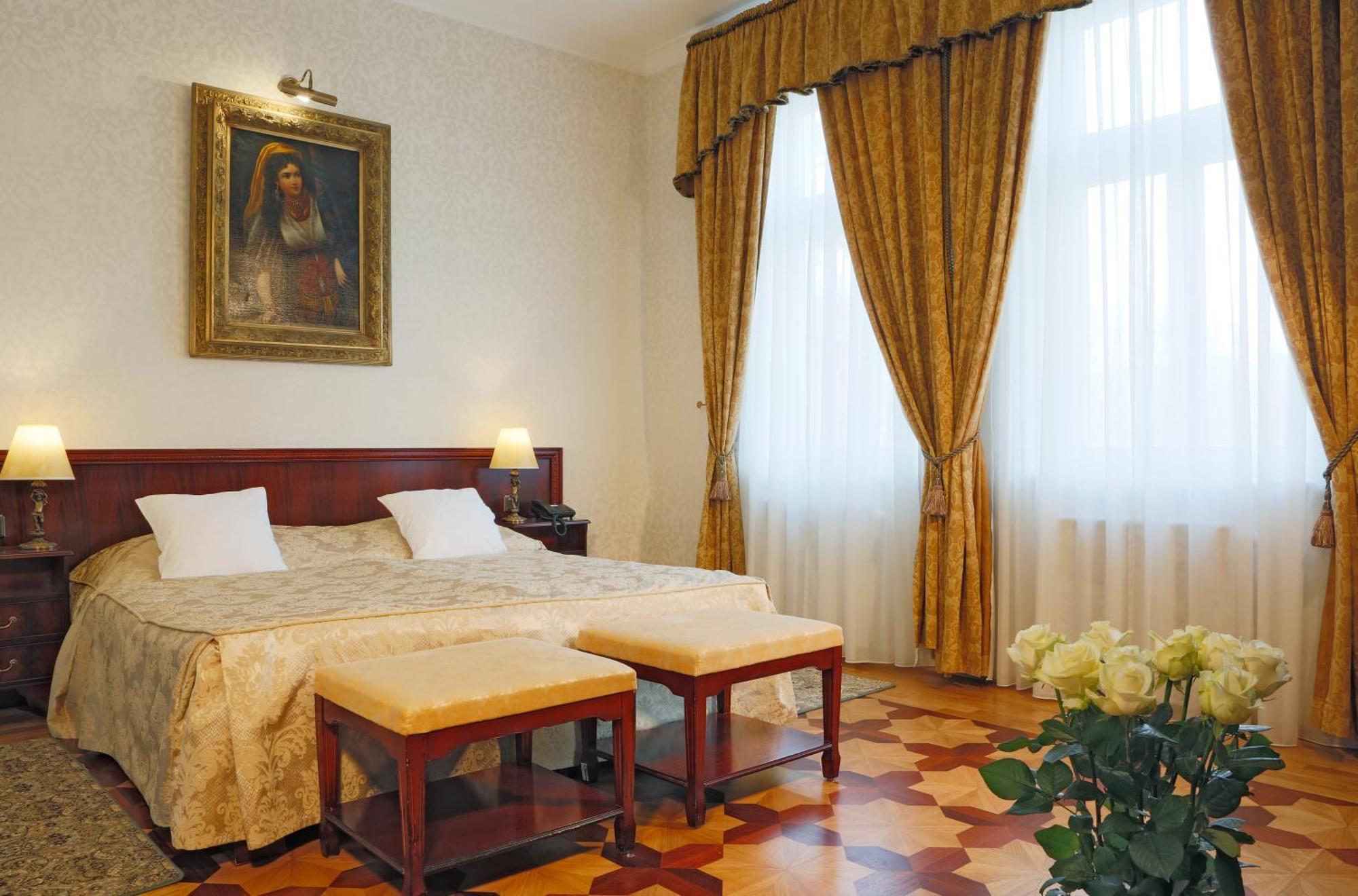Hotel Vila Livia Karlovy Vary Ngoại thất bức ảnh