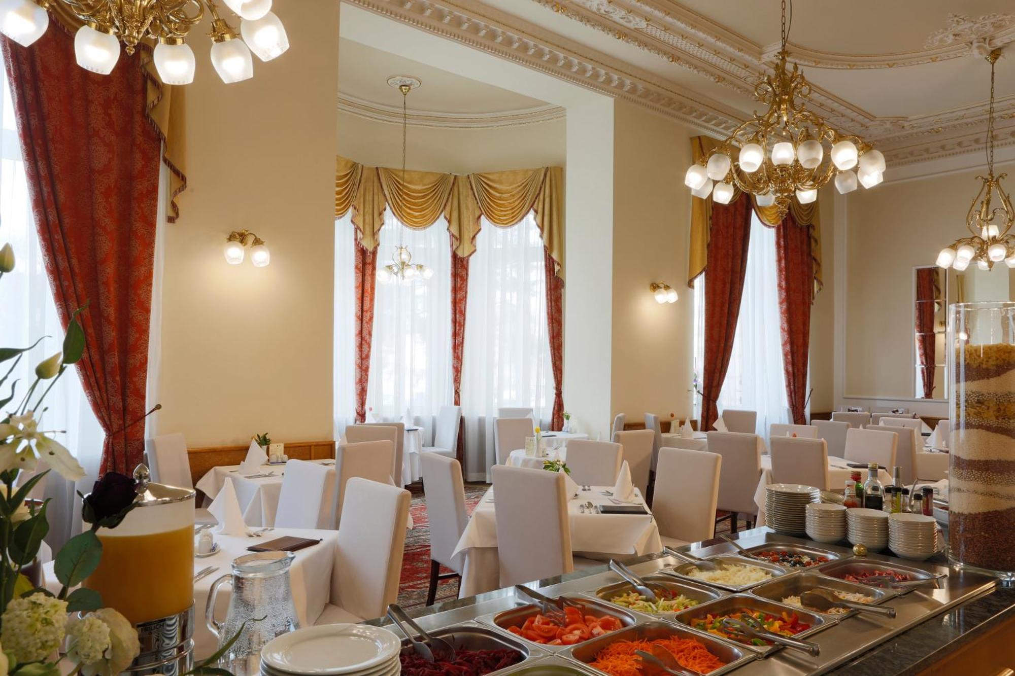 Hotel Vila Livia Karlovy Vary Ngoại thất bức ảnh